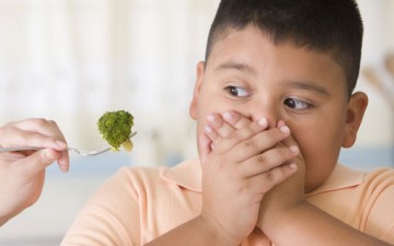 أنت سمين.. عبارة تجعل طفلك بديناً أكثر